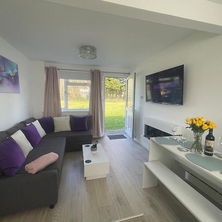 Look No Further Gorgeous Newly Renovated Contemporary Chalet Sandown Bay Holiday Centre Bagian luar foto